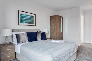 Spacious 2BED Central Birmingham Apartment w WiFi - 1