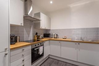 Cosy 1 Bedroom Apartment in Leeds with WiFi - 8