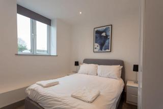 Cosy 1 Bedroom Apartment in Leeds with WiFi - 1