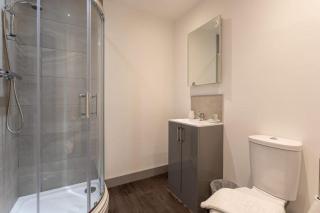 Cosy 1 Bedroom Apartment in Leeds with WiFi - 7