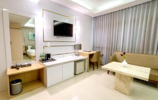 Elegant Airport Hotel - 5