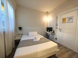La Dolce Vita Hotel - 9