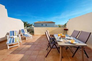 Atico Bassetes Ático en Dénia con gran terraza privada y piscina by Family Homes - Dénia - 0