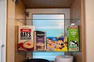 Modern 3 Bedroom Home, Free Parking, Ideal for Work and Family Stays - 5