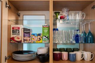 Modern 3 Bedroom Home, Free Parking, Ideal for Work and Family Stays - 9