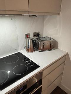 #132 Modern Flat Mins from Royal AlbertDock - For 5 - " Perfect for contractors and Families - Free Parking" - 6