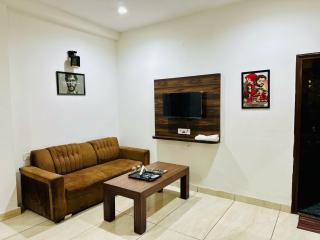 THE BELLAA CIAOO - By Sky Hotels & Homestays - 8