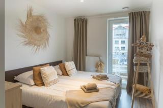 Modern coastal apartment with terrace & pool acces - 8