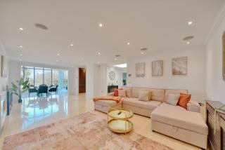 The Luxe Penthouse Lift Access 2 bedroom - 9