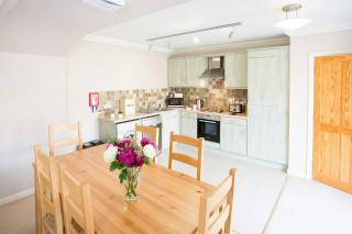 Simmental Cottage Daviot - 2