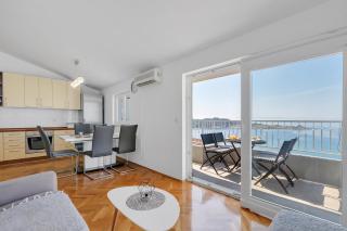 Beachfront Sea View Apartment Apolonia - 1