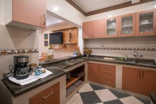 Great 2BR Apt with POOL BBQ and Free Parking - 7