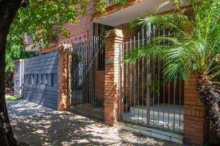 Great 2BR Apt with POOL BBQ and Free Parking - 3