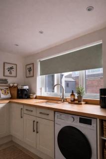 Convenient apartment with Private Garden, Shawbury - 5