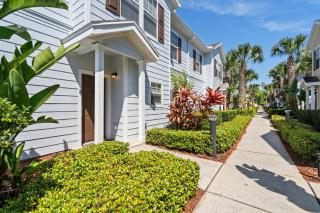 Amazing 4 Bedrooms Townhome 2402 - 9