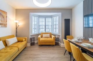 Modern 2 En-Suite Bedrooms Worcester, Free Parking - 3