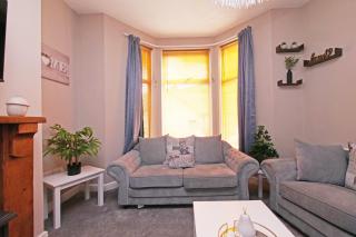 Ashville Grange Scarborough Sleeps 10 Large Beautiful House - 1