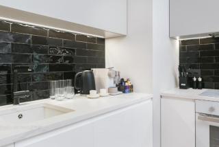 Urban Chic - Luxury 2-Bedroom, Mennica Residence - 3
