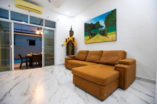 3 bedrooms pool villa Rawai - 1