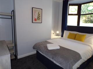 Parkside House - 3 Bedrooms, 2 Bathrooms, Sleeps 5 - 2