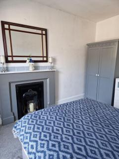 Cosy Corner City Apartment - 1