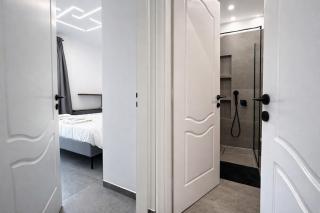 Glyfada Garden Apt with Open Sunset Views by ΜΡS - 2