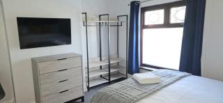 Parkside House - 3 Bedrooms, 2 Bathrooms, Sleeps 5 - 7