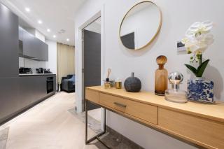 The Luxe One-Bed Escape - CHRL F17 - 2