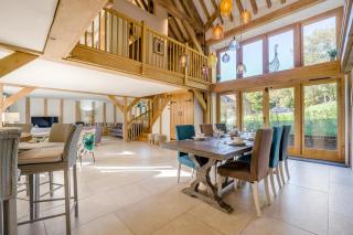 2 Bed in Holmbury St. Mary oc-midfb - 8