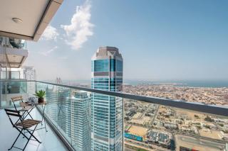 Unique 2br with Infinity Pool view on Burj Khalifa - 7