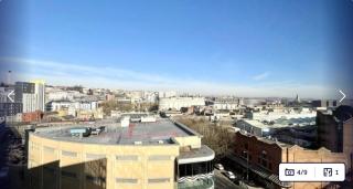 Stylish 1-Bed Flat with City Views - 3