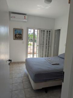 Quartos com suite em casa de praia com piscina - 4