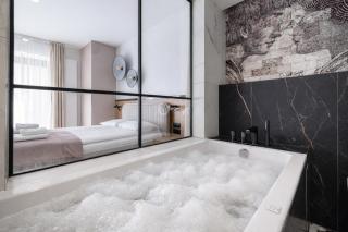 Love Story Studio with Hydromassage Bath by Lion Apartments - Sopot - 0