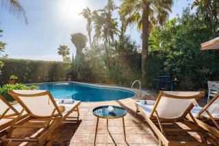 Villa with Private Pool & Garden 5 min to Beach - 4