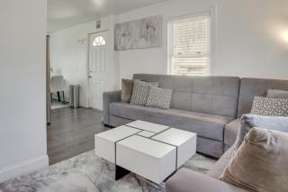 Easy Access to NYC! Sleek Suburban Apartment - 4