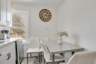 Easy Access to NYC! Sleek Suburban Apartment - 2