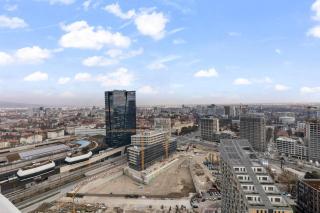 SkyPark 1-Bedroom Highest floor VIP apartment with Panoramic View and Parking by SkyViews - 2