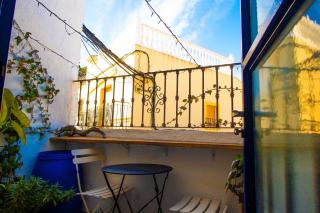 Rainbow House with Castle and Mountain Views - 8