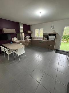 Maison spacieuse à Vernoux-en-Vivarais, jardin clôturé, 170 m² - 0