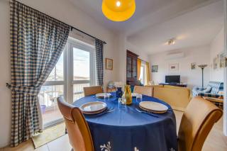 Davina House - 5