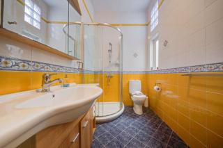 Davina House - 3