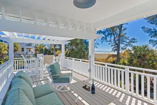 A Perfect Day: Gulf Front! Rooftop Deck, Putt Putt, Pool Spa by Anna Maria Life - Anna Maria - 6