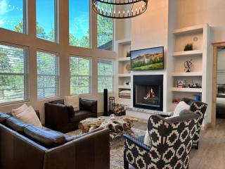 Charming And Luxurious 5-Bedroom Cabin in Heber - 0
