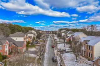 Luxurious 3BR Home - 8