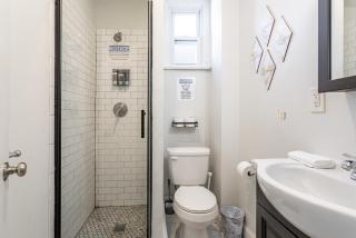 Charming 2BR-1BA-6 Beds | NYC | MetLife 15 min - 8