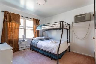Sunset 3BR 2BA 8 Beds NYC MetLife Free Parking - 1