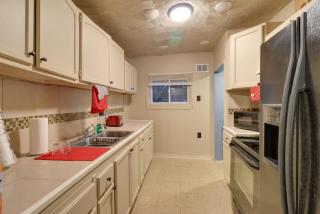 Cozy WFH Home with Fireplace and Basketball Hoop - 3