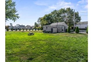 Spacious Beach Retreat with Huge Yard and Parking - 8