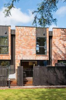 Light Filled Retreat Garage Plenty of Outdoor Living - 4