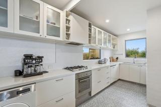 Clifton beach house - 3